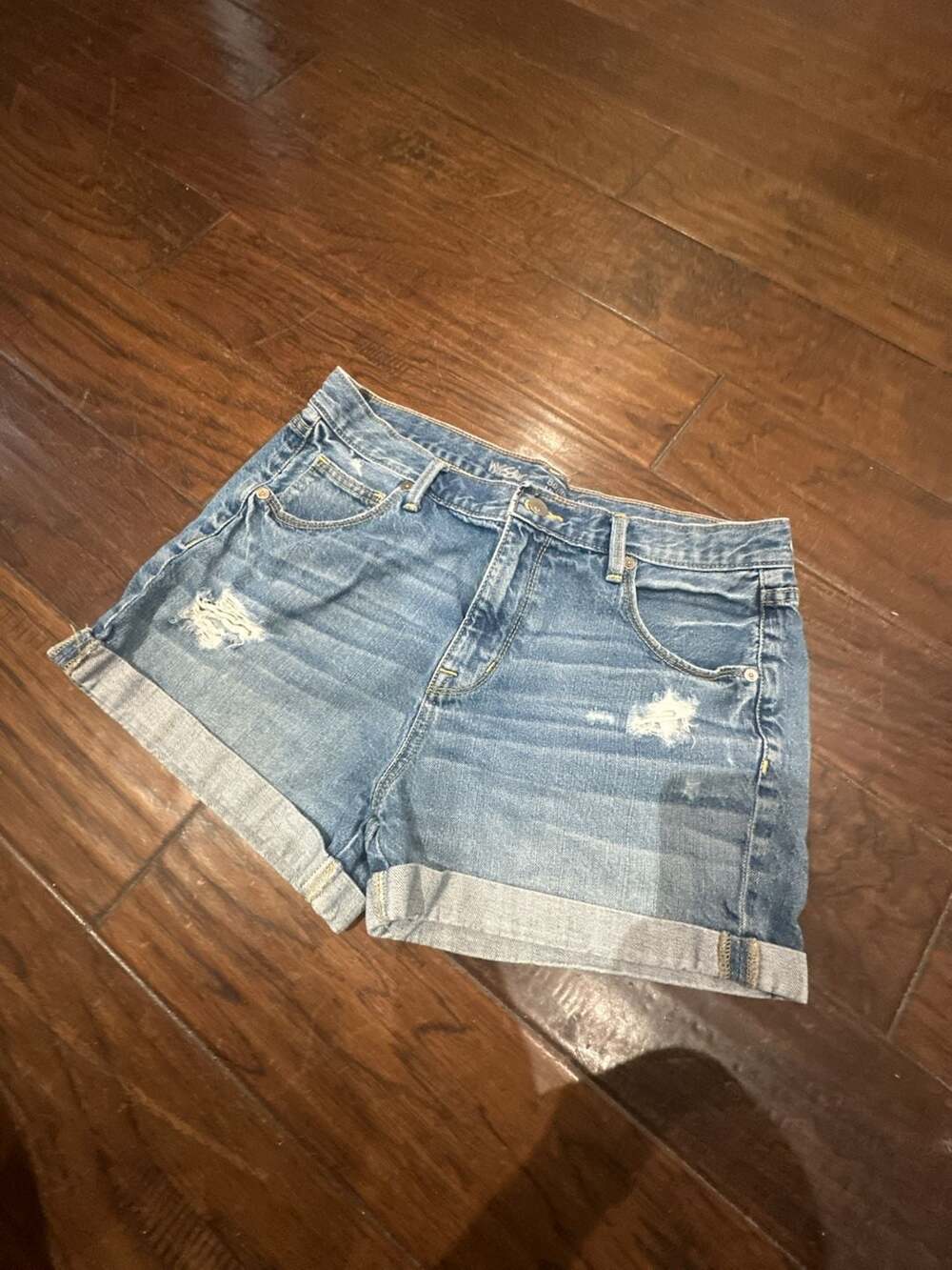 Mossimo Denim Boyfriend Midi Shorts Size 8/29